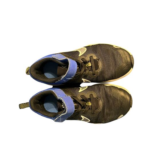 Boys Nike Downshifter 12 Sneakers - Preowned - Size 13C - Picture 1 of 6